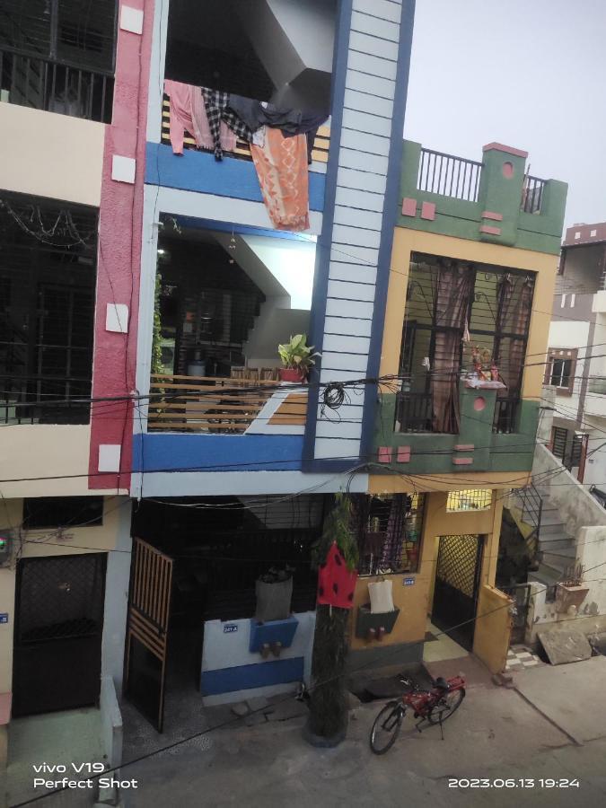Yashu Guest House Ujjain Luaran gambar